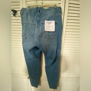 Good American Light Blue Skinny Jeans